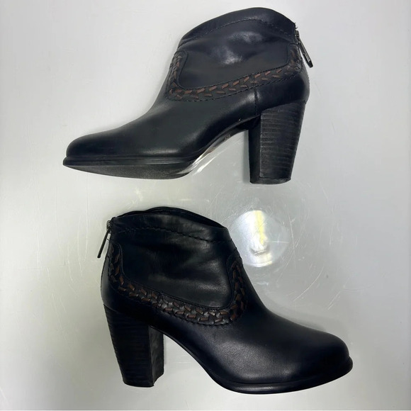 UGG Charlotte Black Leather Back Zip Stacked Heel Western Booties Size 5.5 - Picture 6 of 12